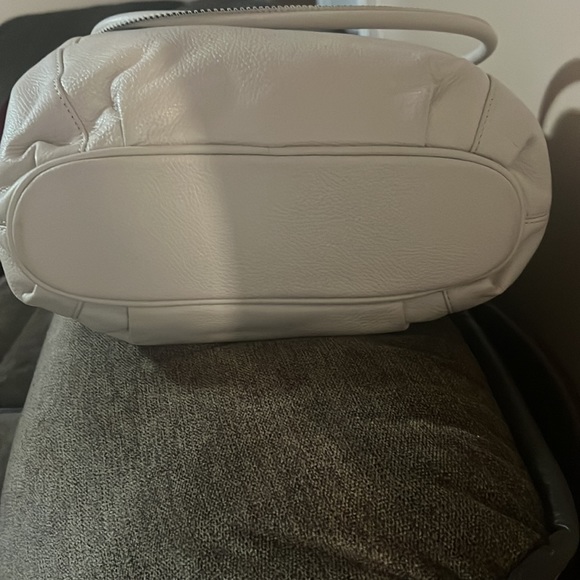 Authentic Vanilla Michael Kors Handbag - Picture 5 of 5